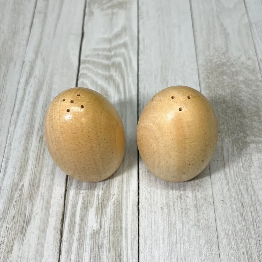 Vintage Wooden Salt and Pepper Shakers Oval Shaped Table Kitchen Decor - Picture 2 of 5